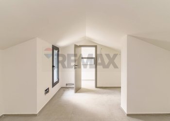 Stanza vuota - Villa Via Luciano Pavarotti
 
10, Viagrande - foto 39