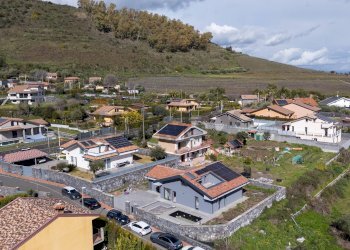 Vista delle montagne - Villa Via Luciano Pavarotti
 
10, Viagrande - foto 50