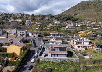 Vista delle montagne - Villa Via Luciano Pavarotti
 
10, Viagrande - foto 53