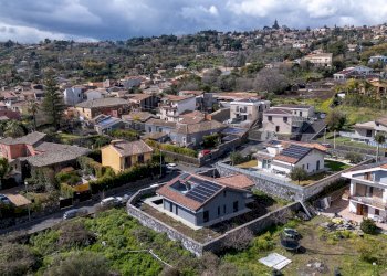 Edificio all\'aperto - Villa Via Luciano Pavarotti
 
10, Viagrande - foto 55