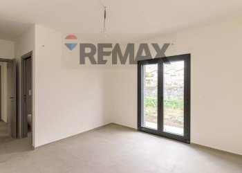 Stanza vuota - Villa Via Luciano Pavarotti
 
10, Viagrande - photo 46