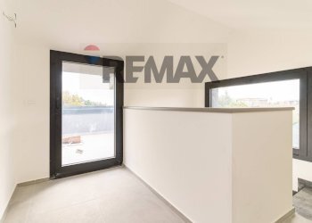 Stanza vuota - Villa Via Luciano Pavarotti
 
10, Viagrande - photo 49