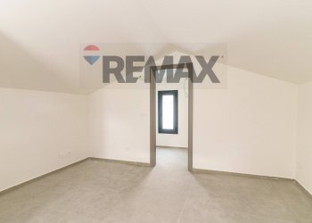 Stanza vuota - Villa Via Luciano Pavarotti
 
10, Viagrande - photo 51