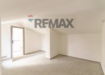 Stanza vuota - Villa Via Luciano Pavarotti
 
10, Viagrande - photo 52