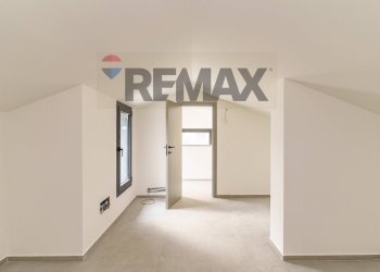 Stanza vuota - Villa Via Luciano Pavarotti
 
10, Viagrande - photo 53