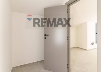 Stanza vuota - Villa Via Luciano Pavarotti
 
10, Viagrande - photo 56