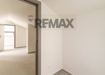 Stanza vuota - Villa Via Luciano Pavarotti
 
10, Viagrande - photo 57