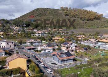 Vista delle montagne - Villa Via Luciano Pavarotti
 
10, Viagrande - photo 66