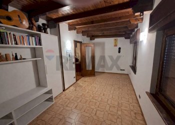 Hall / corridoio - Independent house via 12 marzo
 
5, Longarone - photo 13