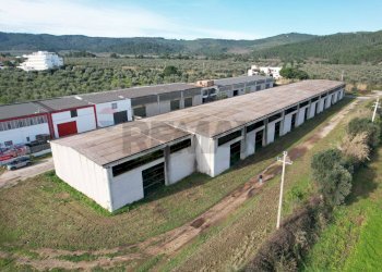 Edificio all\'aperto - Locale Commerciale Località Mandrione
 
snc, Vieste - foto 8