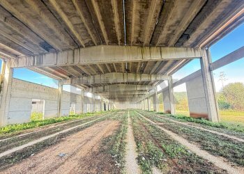 Parcheggio - Locale Commerciale Località Mandrione
 
snc, Vieste - foto 12