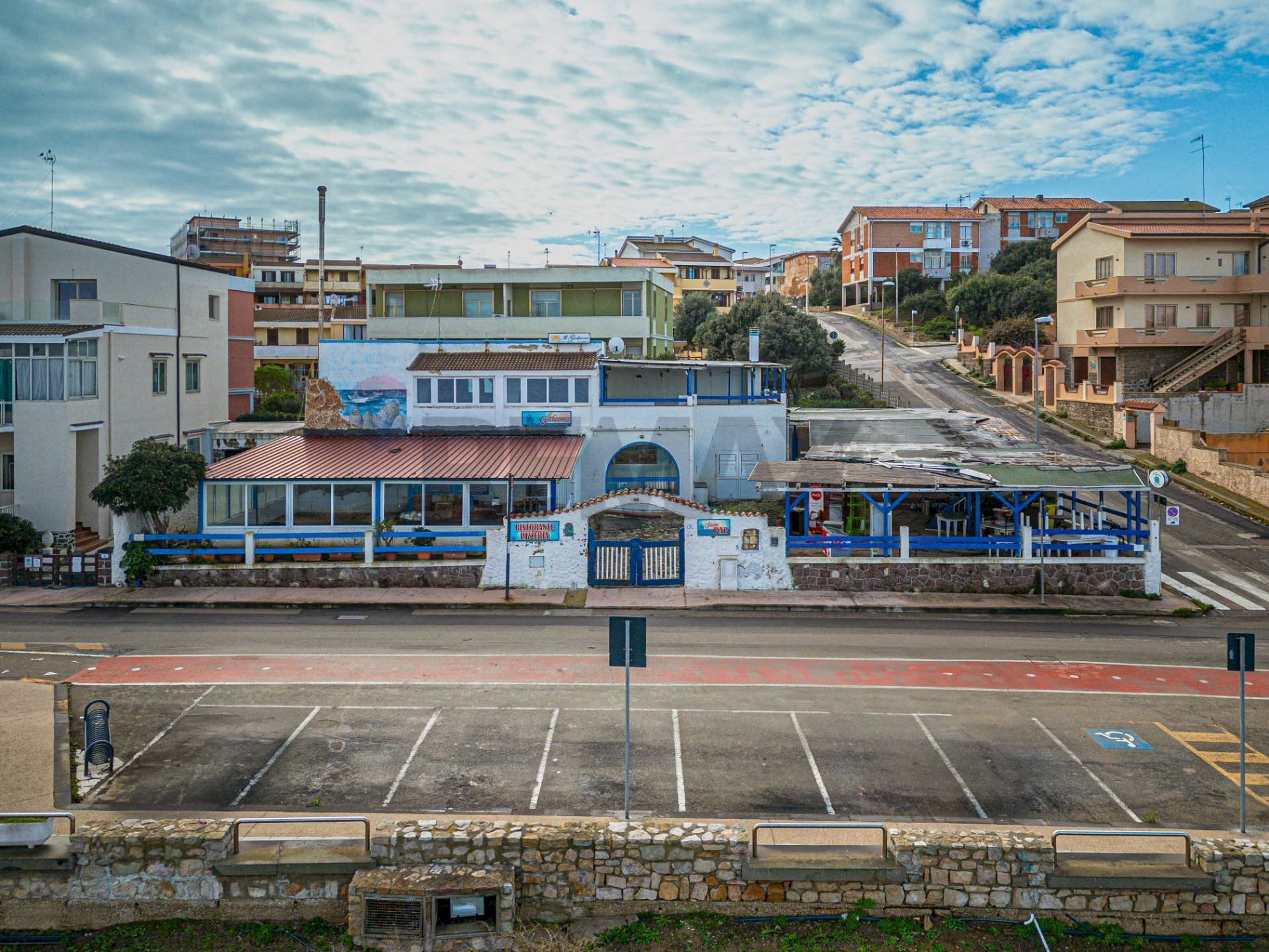 Edificio all\'aperto - Locale Commerciale Via Balai
 
48, Porto Torres - foto 1
