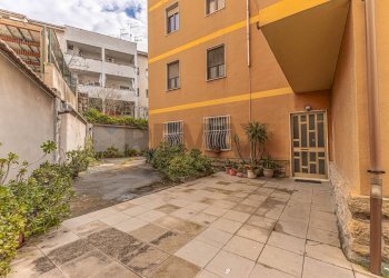 Edificio all\'aperto - Trilocale Via Fratelli Vivaldi
 
22, Sassari - foto 18