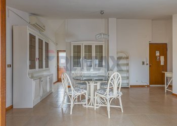 Sala da pranzo - Trilocale Via Fratelli Vivaldi
 
22, Sassari - foto 34