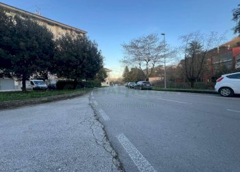 Foto 7 - Magazzino Via Marino Caracciolo, Atripalda - foto 7