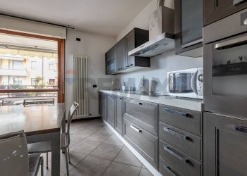 Cucina - Bilocale Via Aosta 9, Gallarate - foto 8