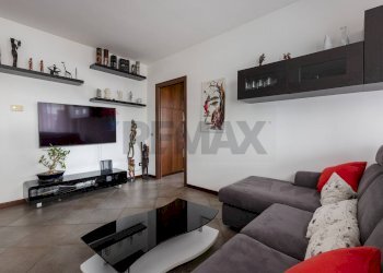 Soggiorno - Bilocale Via Aosta 9, Gallarate - foto 11