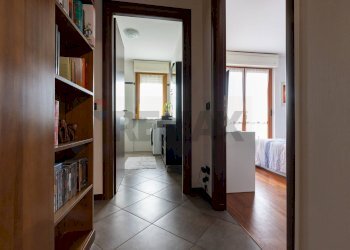 Hall / corridoio - Bilocale Via Aosta 9, Gallarate - foto 16