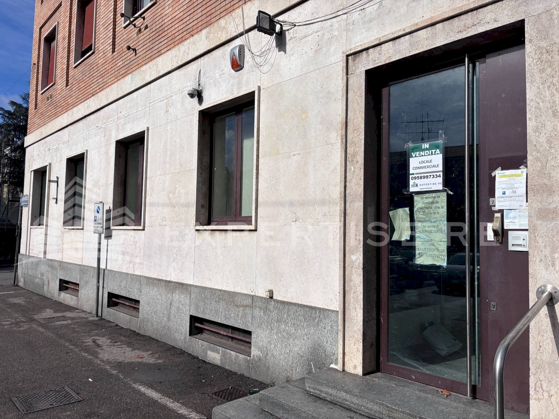 Foto 3 - Locale Commerciale Piazza XX settembre
 
3, Cermenate - foto 3