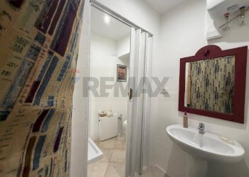 Bagno - Commercial Premises via libertà
 
4, Palermo - photo 13