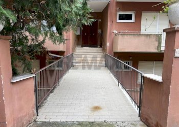 Edificio all\'aperto - Appartamento Via Trieste del Grosso
 
26, Chieti - foto 2