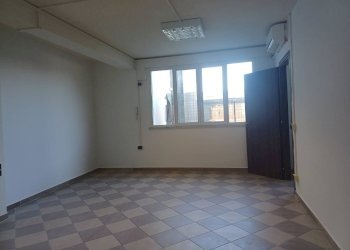 Foto 4 - Ufficio via lenin
 
-, San Giuliano Terme - foto 4