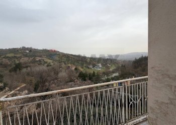 Balcone - Casa semi indipendente salita chiaia
 
20, Mirabello Sannitico - foto 12