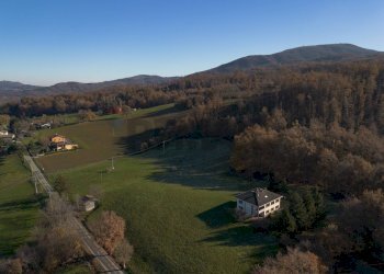 Vista delle montagne - Casa indipendente strada del fagiano
 
25, Terenzo - foto 8