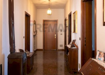 Hall / corridoio - Casa indipendente strada del fagiano
 
25, Terenzo - foto 15