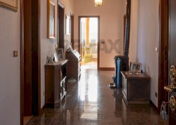 Hall / corridoio - Casa indipendente strada del fagiano
 
25, Terenzo - foto 21