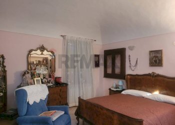 Camera / camera da letto - Villa VIA CARLO PALMARO
 
1, Greggio - foto 30