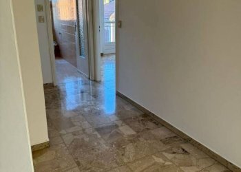 Disimpegno - Two-room apartment via della Chiesa, 10, Grinzane Cavour - photo 5