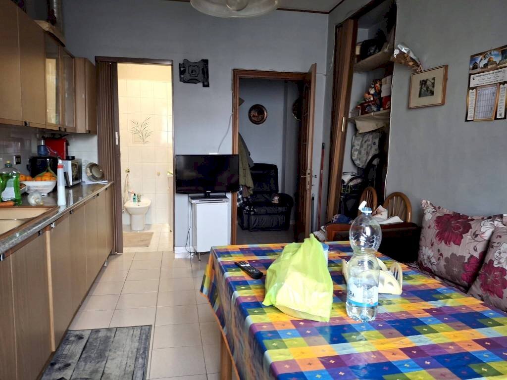 Cucina - Bilocale via Monte Rosa, 65, Torino (zona Barriera Milano) - foto 2