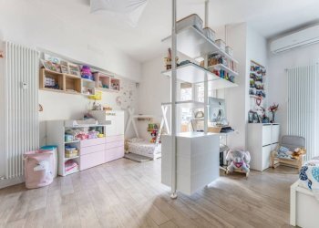 Camera da letto - Three-room apartment via Giovan Battista Gandino, 2, Roma - photo 10