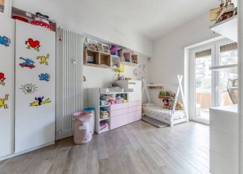 Camera da letto - Three-room apartment via Giovan Battista Gandino, 2, Roma - photo 15