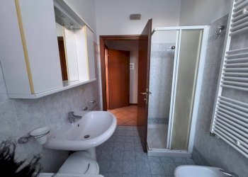 Bagno - One-room apartment via Emilia Est, 50, Parma (neighborhood San Lazzaro) - photo 17