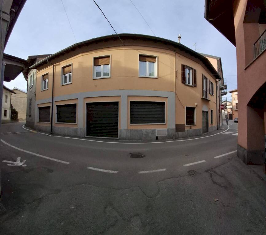 Zona - Shop via San Giorgio, Gazzada Schianno - photo 1