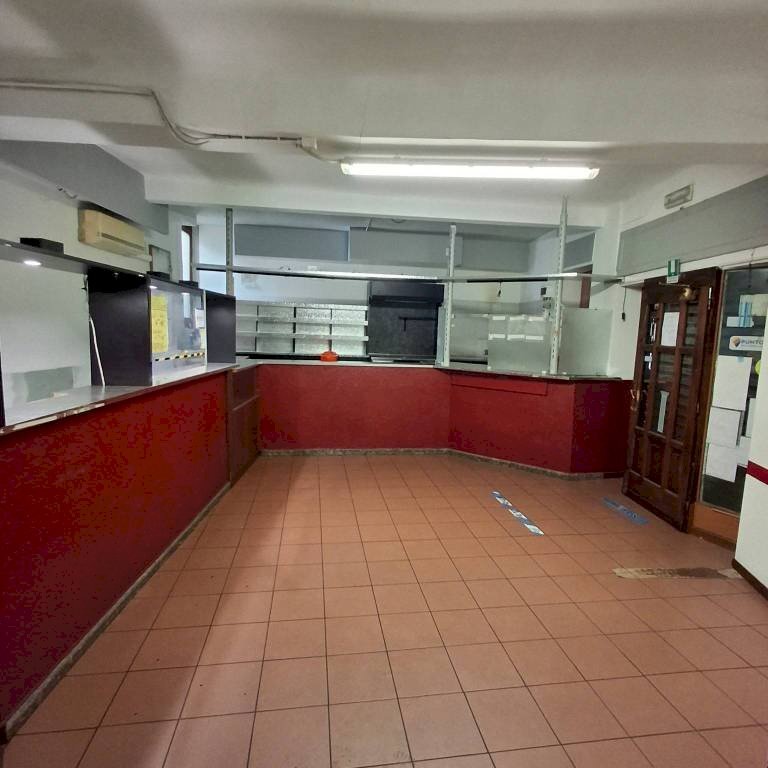 Interno non residenziale - Shop via San Giorgio, Gazzada Schianno - photo 2