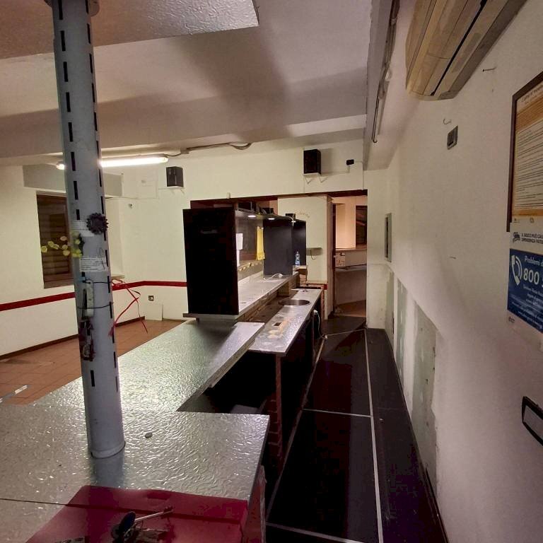 Interno non residenziale - Shop via San Giorgio, Gazzada Schianno - photo 3