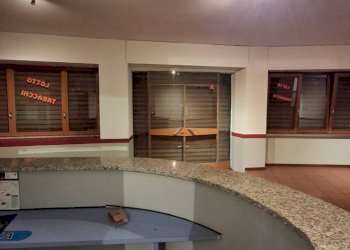 Interno non residenziale - Shop via San Giorgio, Gazzada Schianno - photo 6