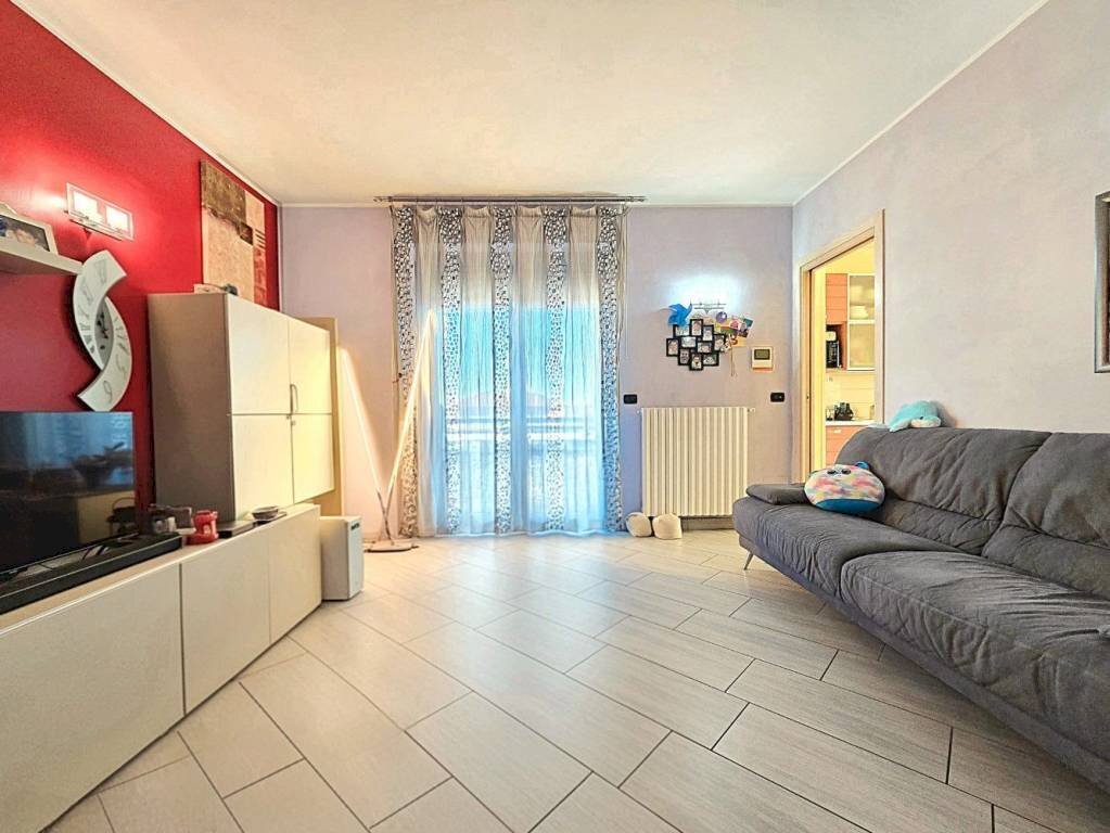 Salone - Quadrilocale corso Piave, 176, Alba - foto 3