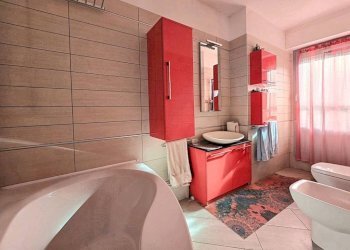 Bagno - Quadrilocale corso Piave, 176, Alba - foto 13