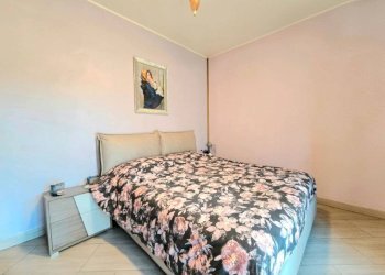 Camera da letto - Quadrilocale corso Piave, 176, Alba - foto 17