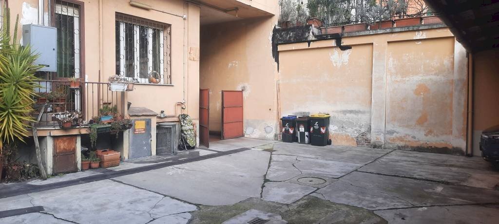 Cortile interno - Three-room apartment via Pietro Cossa, 52/7bis, Torino (neighborhood Parella) - photo 3