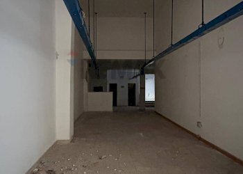 Parcheggio - Commercial Premises via Bonomo
 
60, Napoli - photo 12