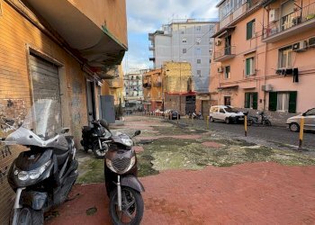 Edificio all\'aperto - Commercial Premises via Bonomo
 
60, Napoli - photo 19