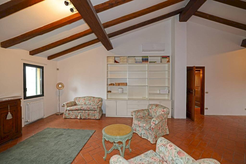 Salone - Appartamento via Pederzana, Bologna (zona San Vitale) - foto 3