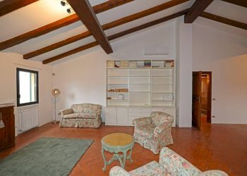 Salone - Appartamento via Pederzana, Bologna (zona San Vitale) - foto 3