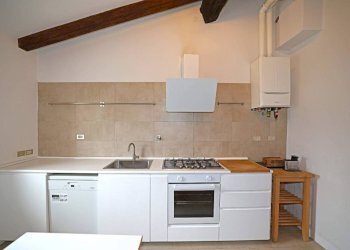 Cucina - Appartamento via Pederzana, Bologna (zona San Vitale) - foto 14