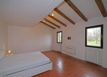 Camera da letto - Appartamento via Pederzana, Bologna (zona San Vitale) - foto 16